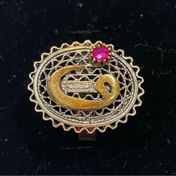 Ring ​ - Picture 1 of 8